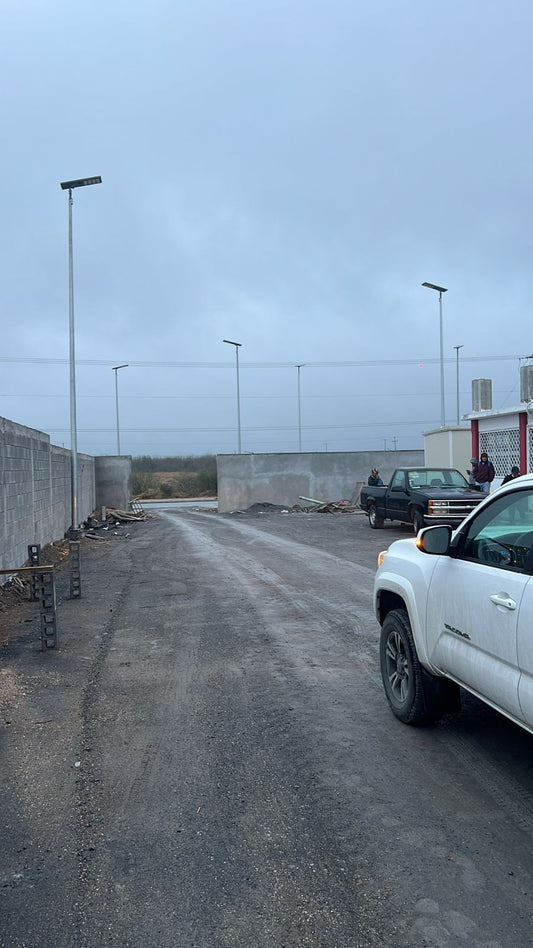 Guía completa para elegir una lámpara solar para tu hogar, Una lámpara solar en tu hogar puede mejorar , la seguridad y la sostenibilidad de tu espacio. A continuación, se presenta una guía paso a paso para ayudarte a seleccionar la lámpara solar ideal: