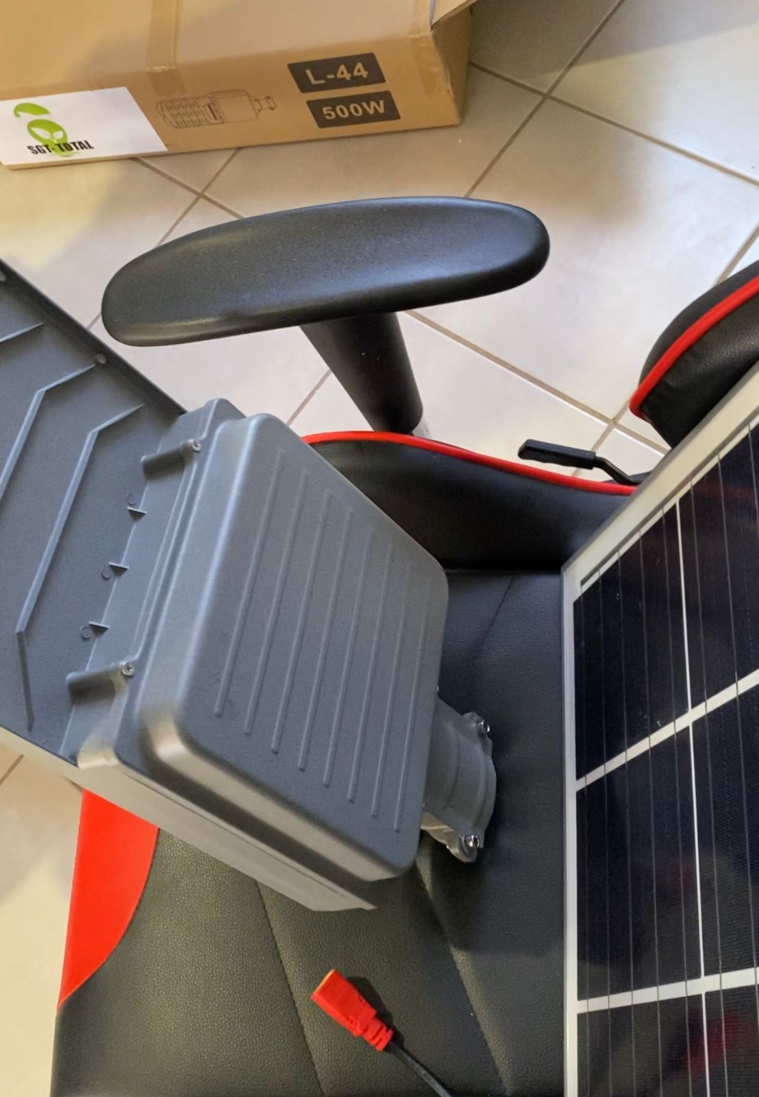 Luminaria Solar Híbrida 500W con Panel Independiente