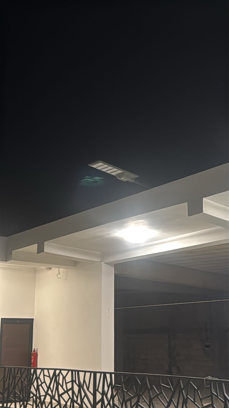 Lampara Solar Suburbana Autónoma  400W