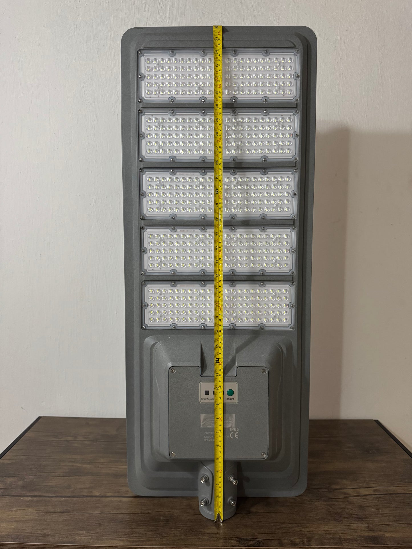 Lampara Solar Suburbana Autónoma  400W