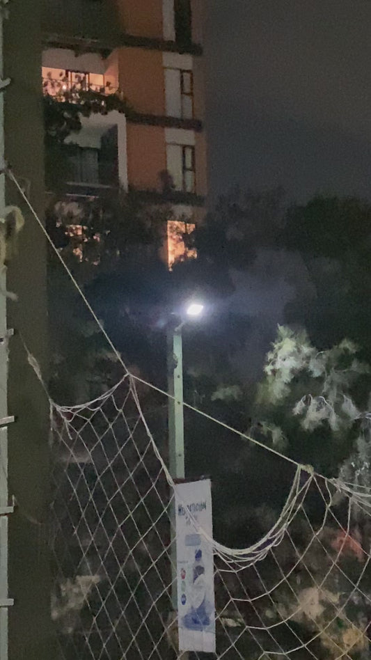 Luminaria Solar Híbrida 500W con Panel Independiente