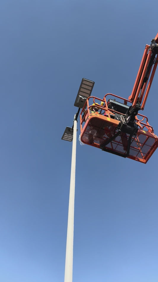 Lampara Solar Suburbana Autónoma  400W